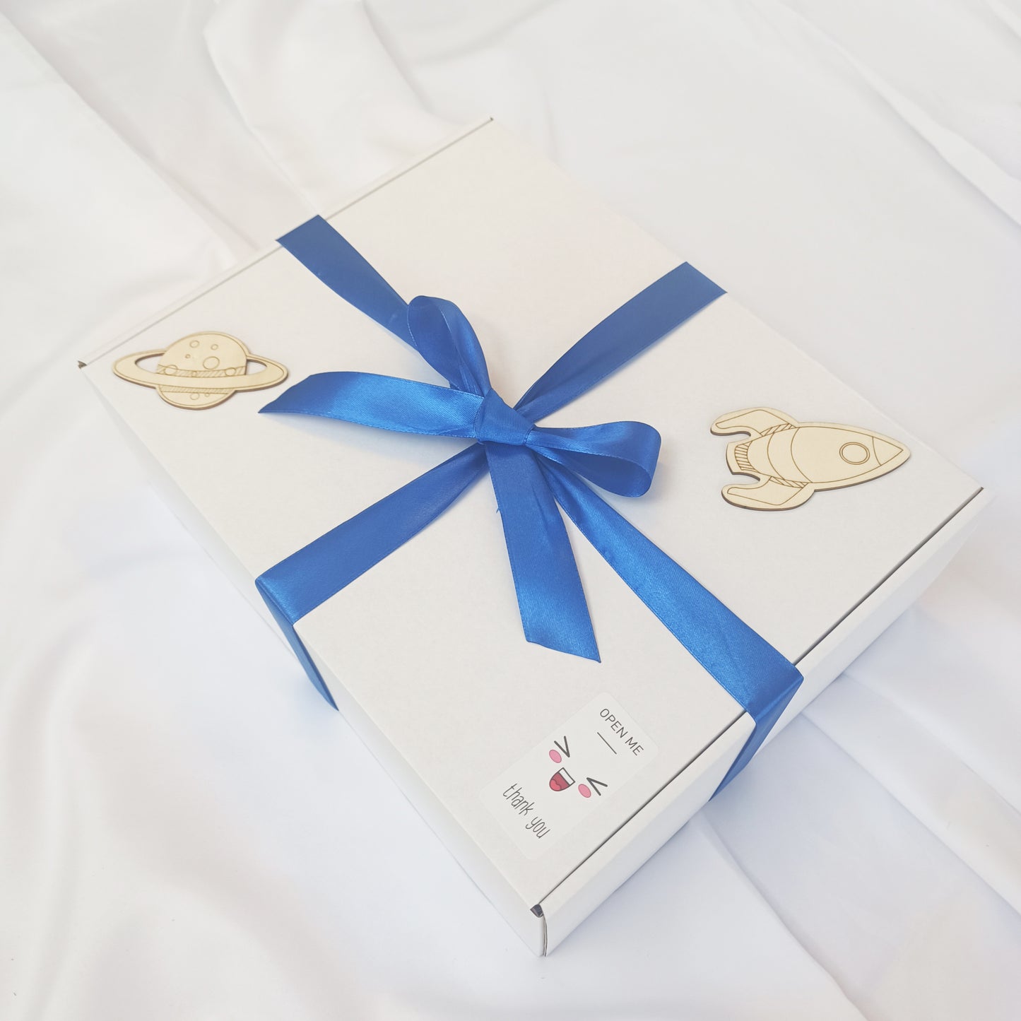 Space gift box for young space lovers
